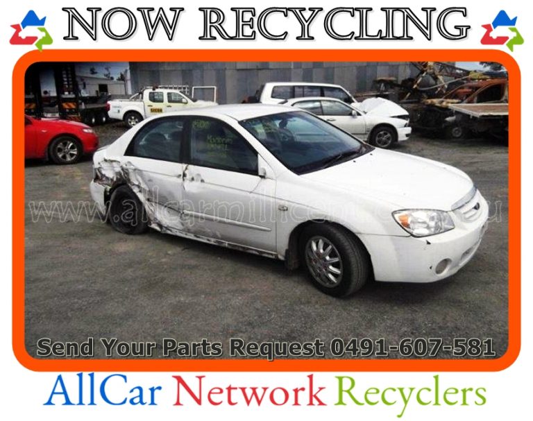 Now Wrecking Kia Cerato LD EX Sedan White October 2004